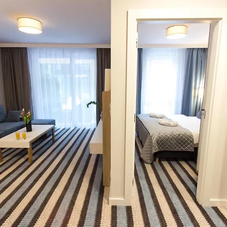 Bel Mare 128 Z Ogrodkiem アパート ミエンジズドロイェ