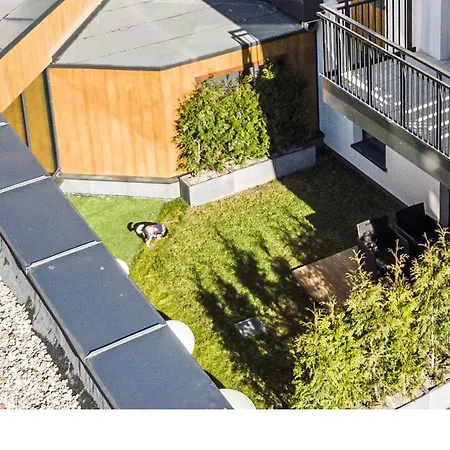 Bel Mare 128 Z Ogrodkiem * ミエンジズドロイェ